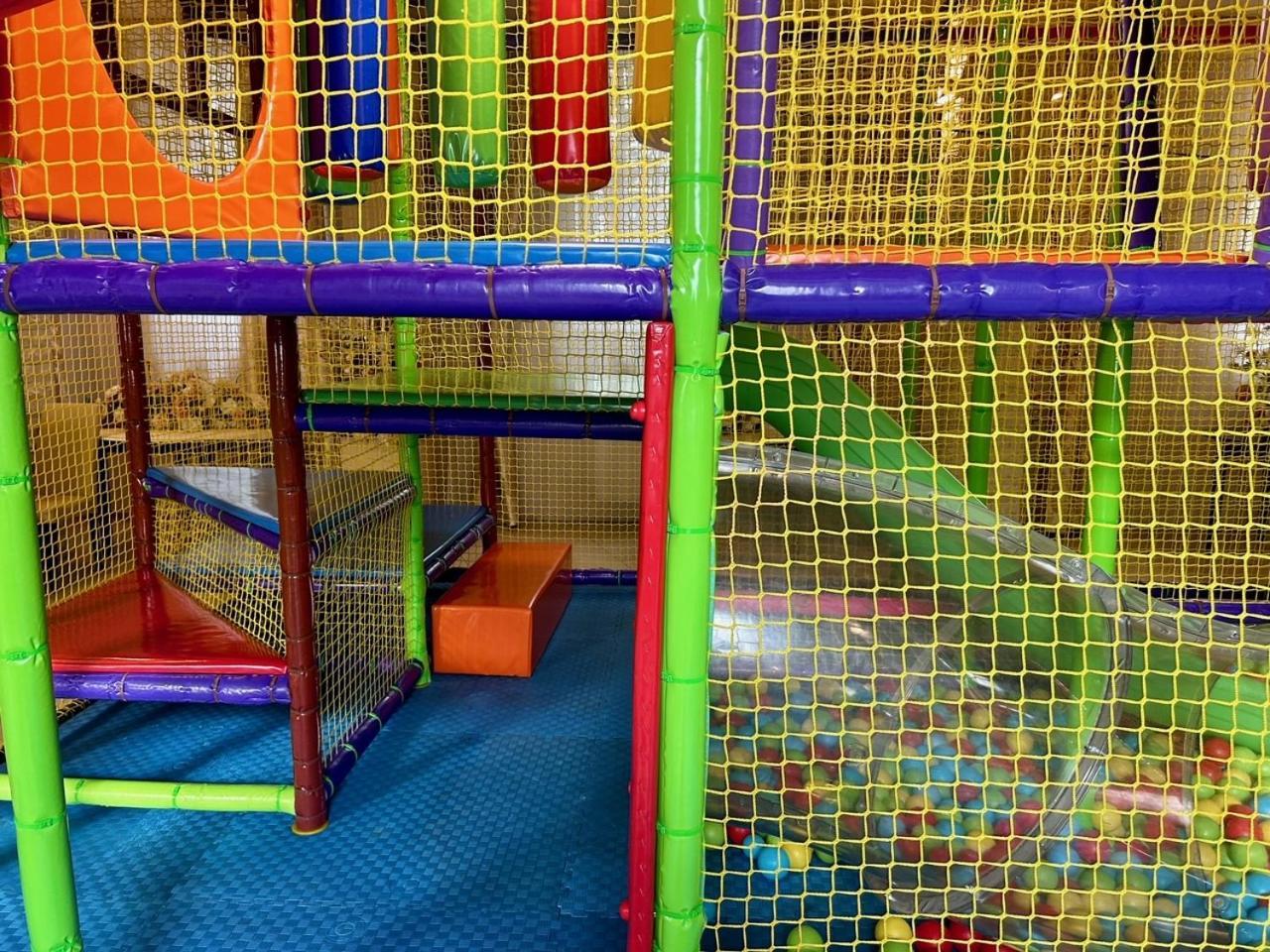 Hotel Pacific Temesvár Kültér fotó